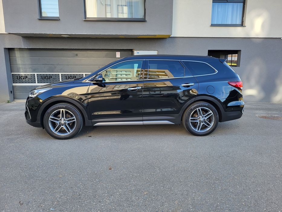 Hyundai Grand Santa Fe