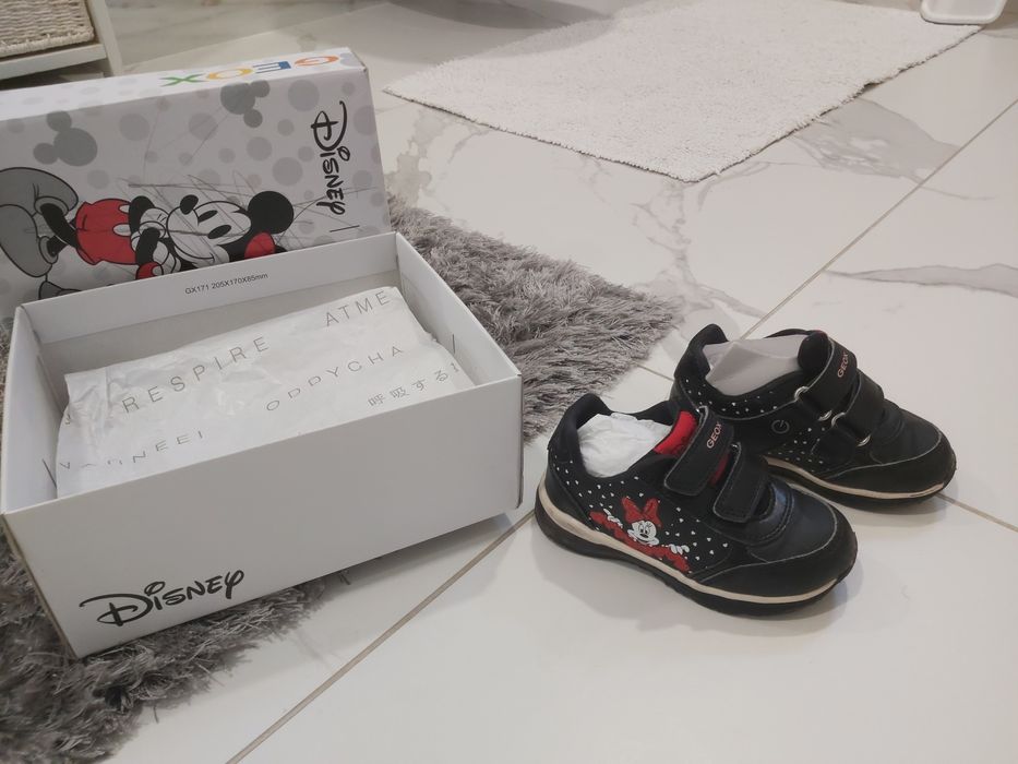 Детски маратонки Geox светещи