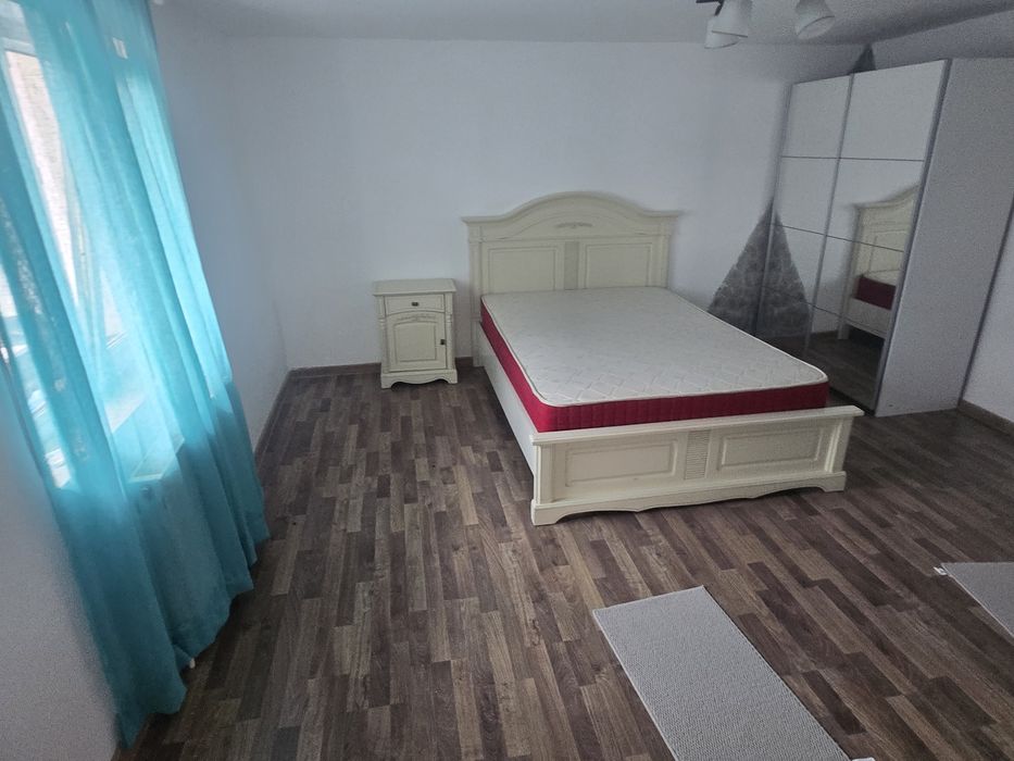Inchiriez apartament zona Copou