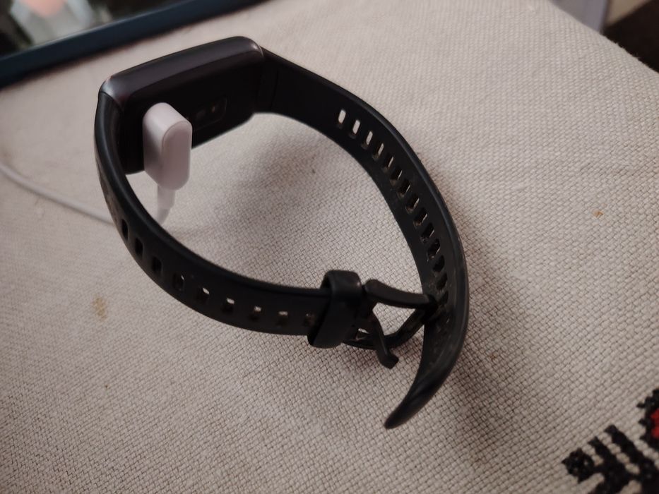 Продава Huawei band 6