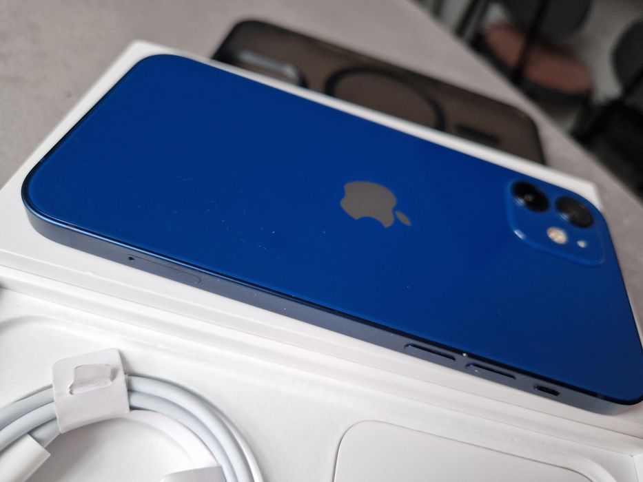 iPhone 12 64Gb, 86% bateria; arată și funcționează foarte bine