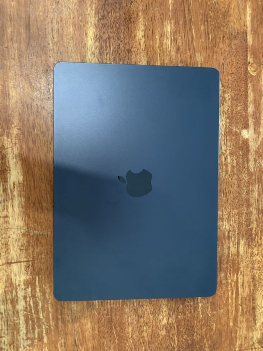 Продам Macbook air m2