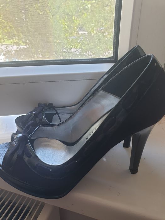 Pantofi de piele  superbi