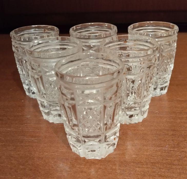 Стопки хрустальные и рюмки