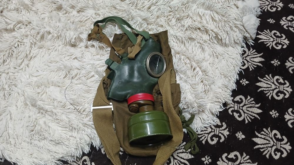 Продам противогазы и тд.