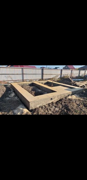 Заливка фундамента с НАШЕЙ ОПАЛУБКОЙ!!!