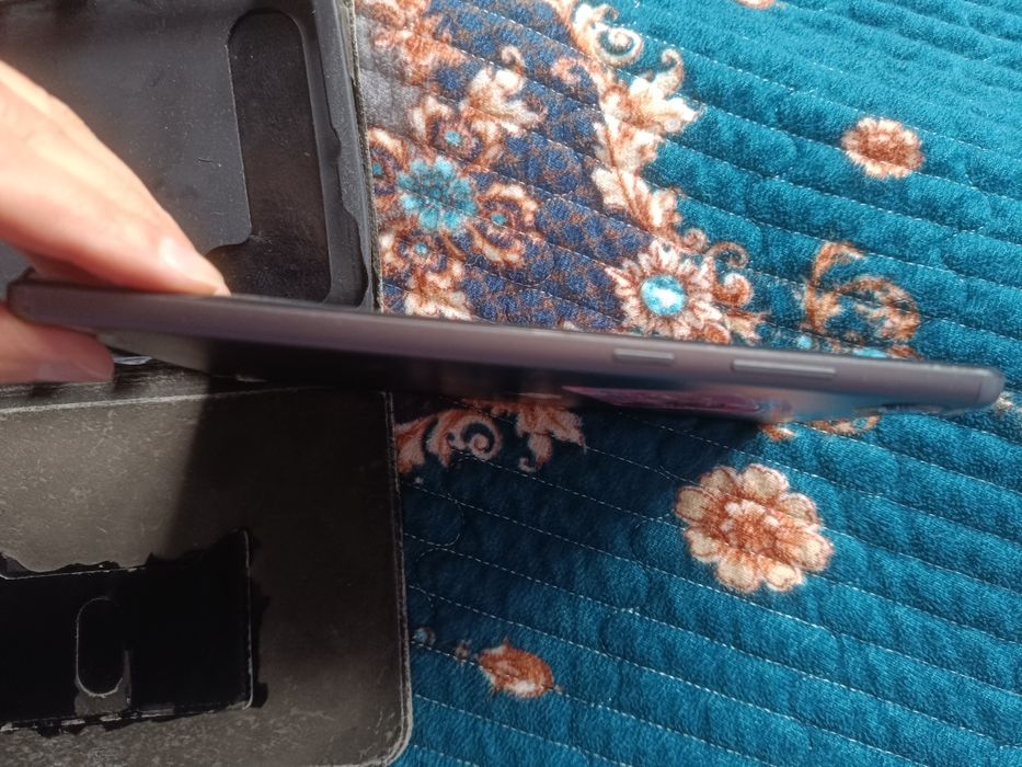 Продам планшет детский можно взрослым