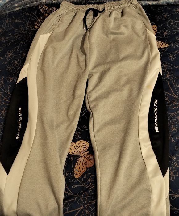 Продам мужские трико .