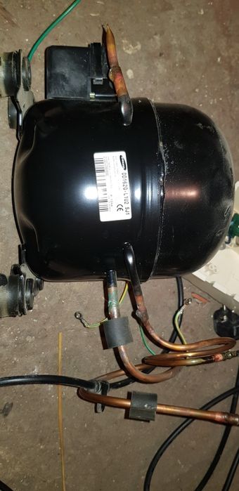 Продам компрессор холодильника