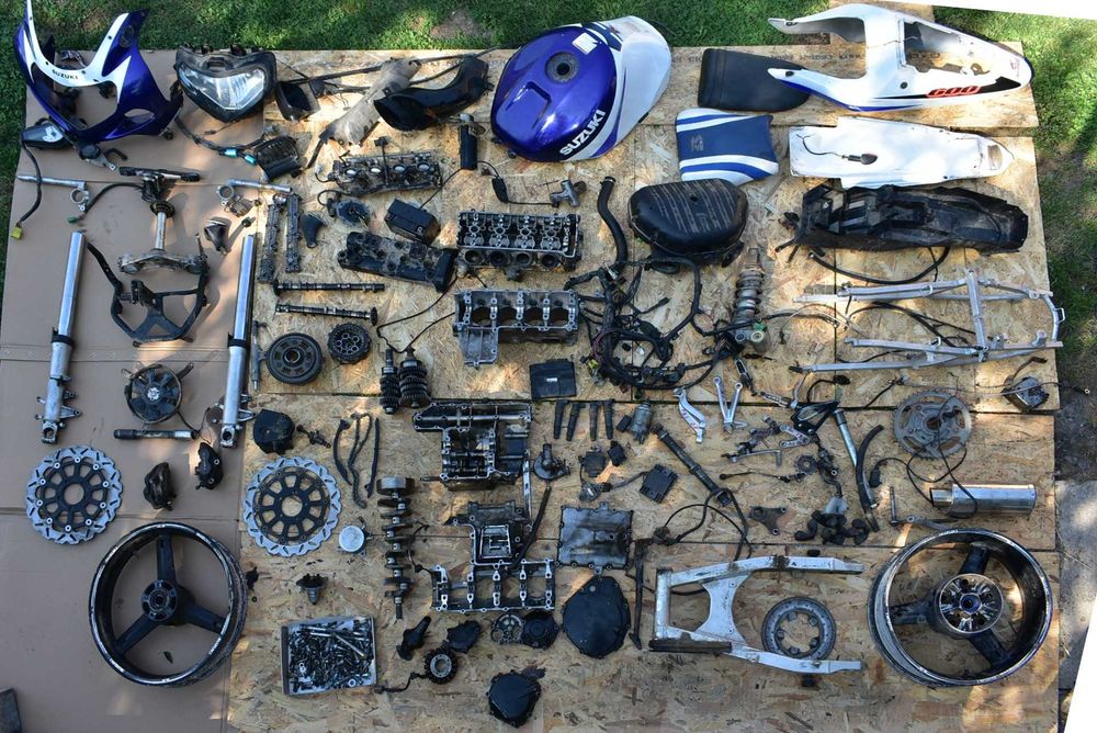 Piese Suzuki GSX-R 600 [2001-2003] k1 k2 k3 mnxmoto.ro