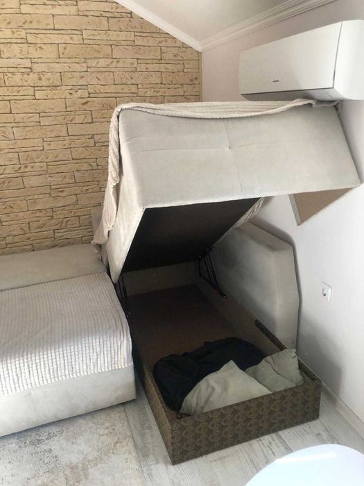 Продавам ъглов диван