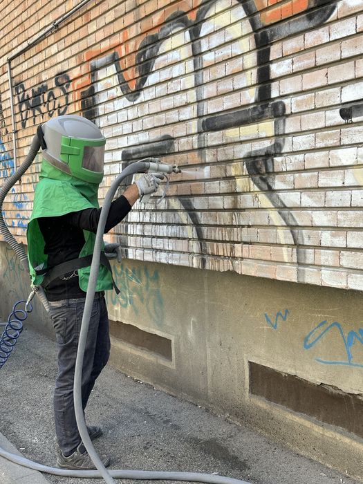 Curățare suprafețe - Sablare mobilă cărămidă, piatră, lemn, metal. Hidrosablare.