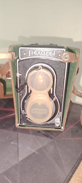 Средноформатна камера Flexaret IVa
Върви с адаптер за 35мм филм, калъф