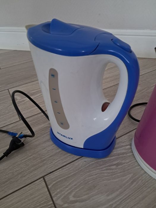 Чайники продам три штуки.