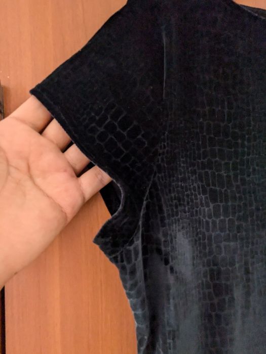 Продам платье черное бархатное