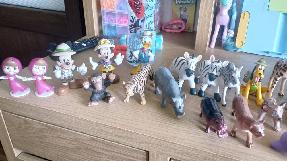 Lot jucării animale, bucătărie, păpuși, mașini, puzzle