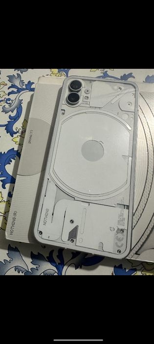 Продаю Nothing Phone 1