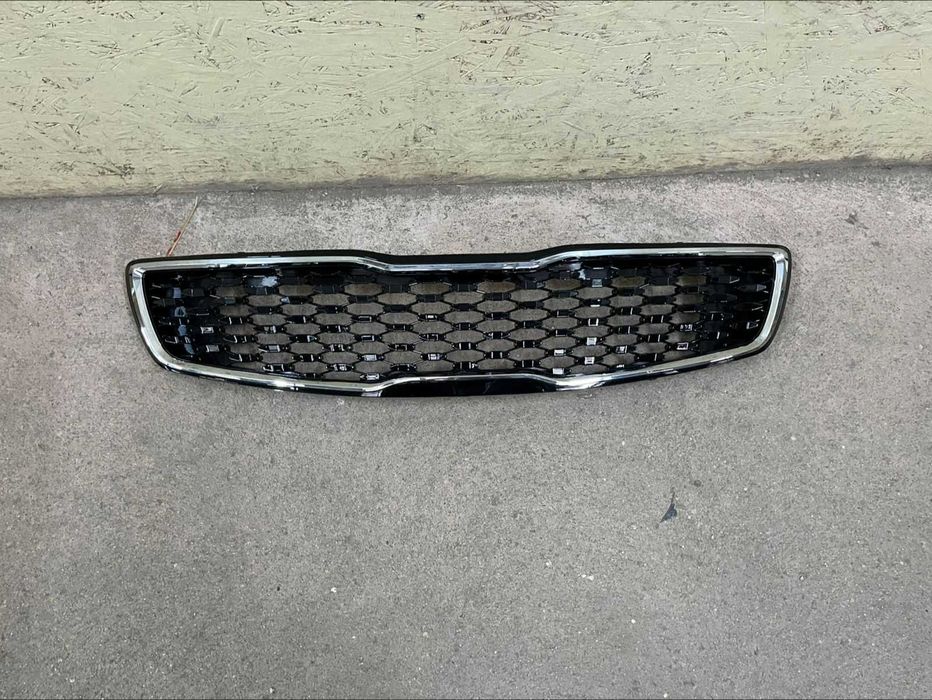 Решетка радиатора Киа Серато / Форте 2017- / Kia Cerato/FORTE 2017-