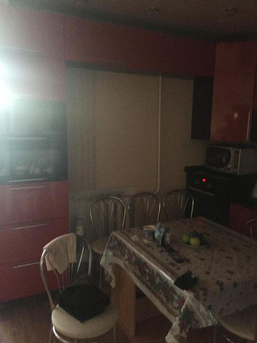 Кухня стильна большая