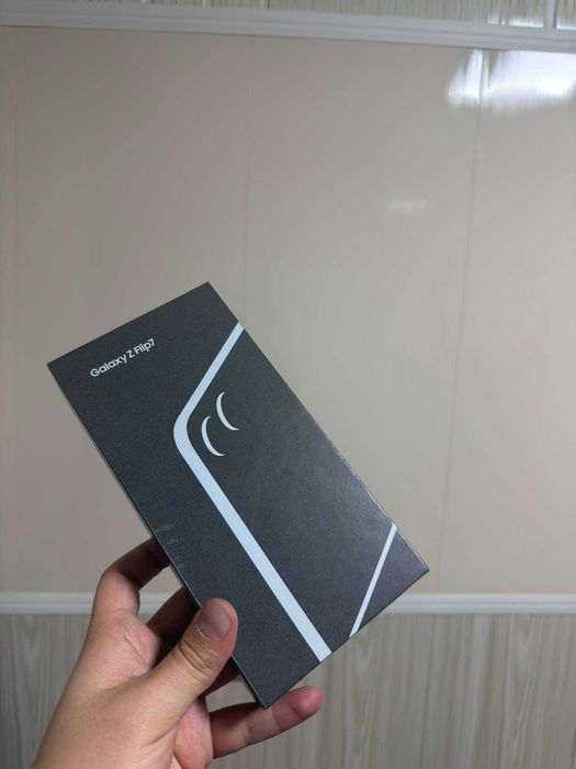 GALAXY Z FLIP 7 12/256 каробка документ IMEI 1-2 очилган. 8.5 миллион.