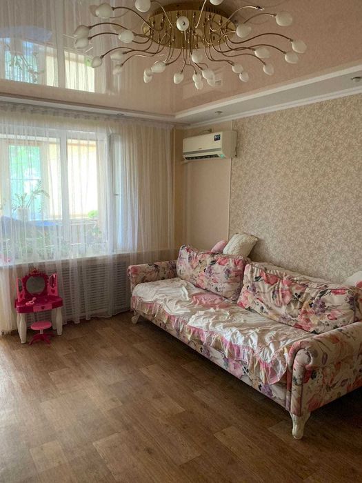 Продается  2 ком. Район 8 школы