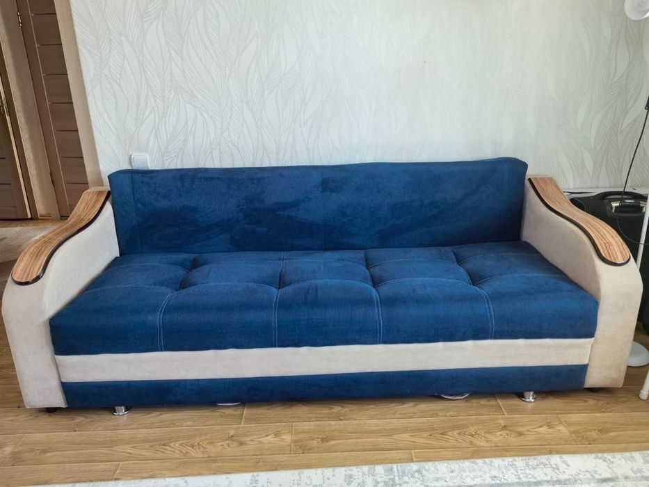 Диван  продается