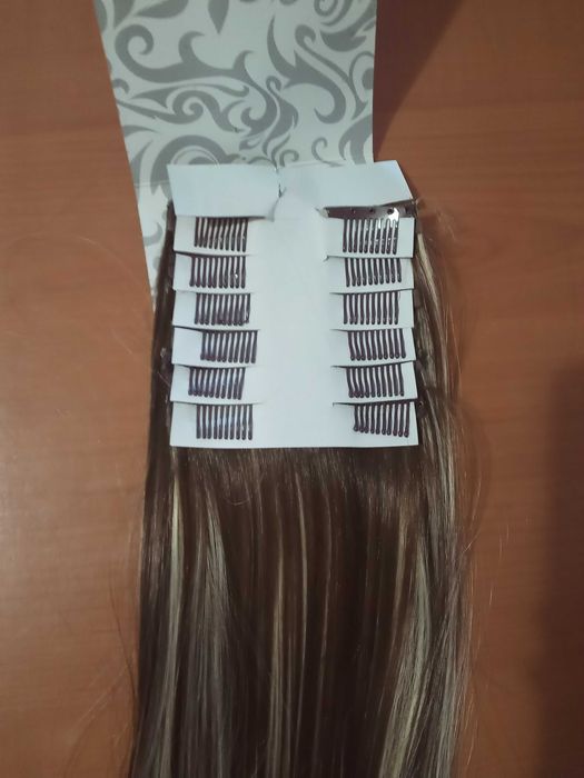 Пряди на заколках