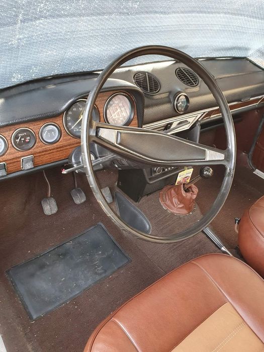 Продавам Лада 2103-1500