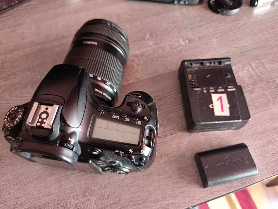 Canon 60 d  kamplektida batareyka zaryadnik