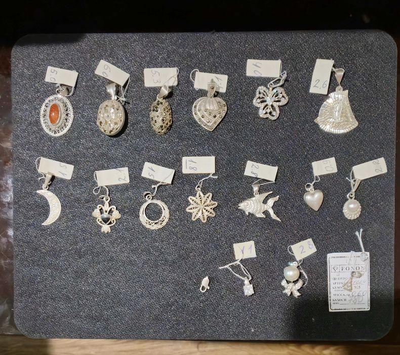 Женские ювелирные украшения из серебра советского периода.