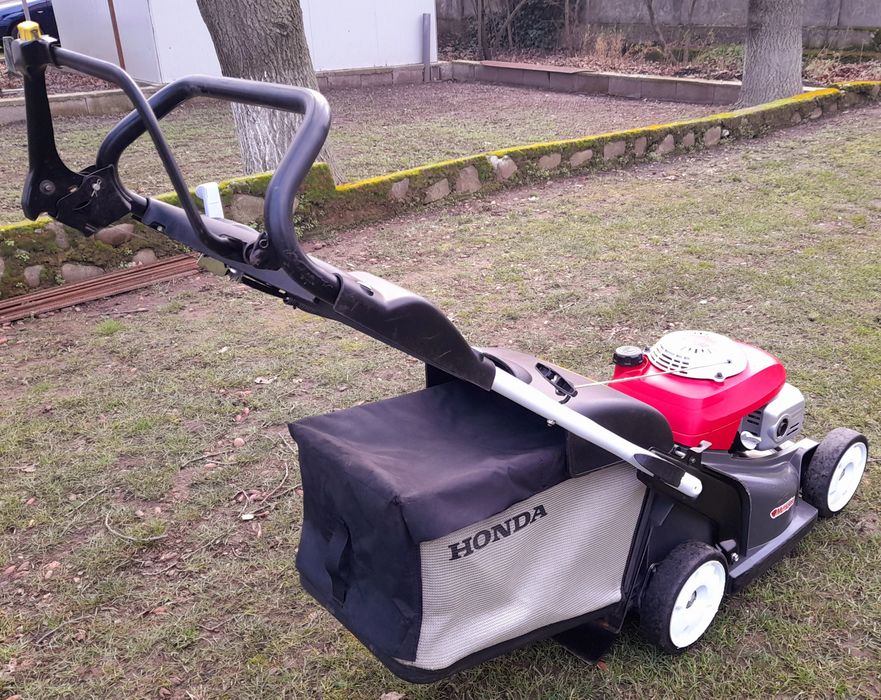 Masina tuns iarba Semi-profesională Honda HRX 426 43CM 4HP 4TIMPI