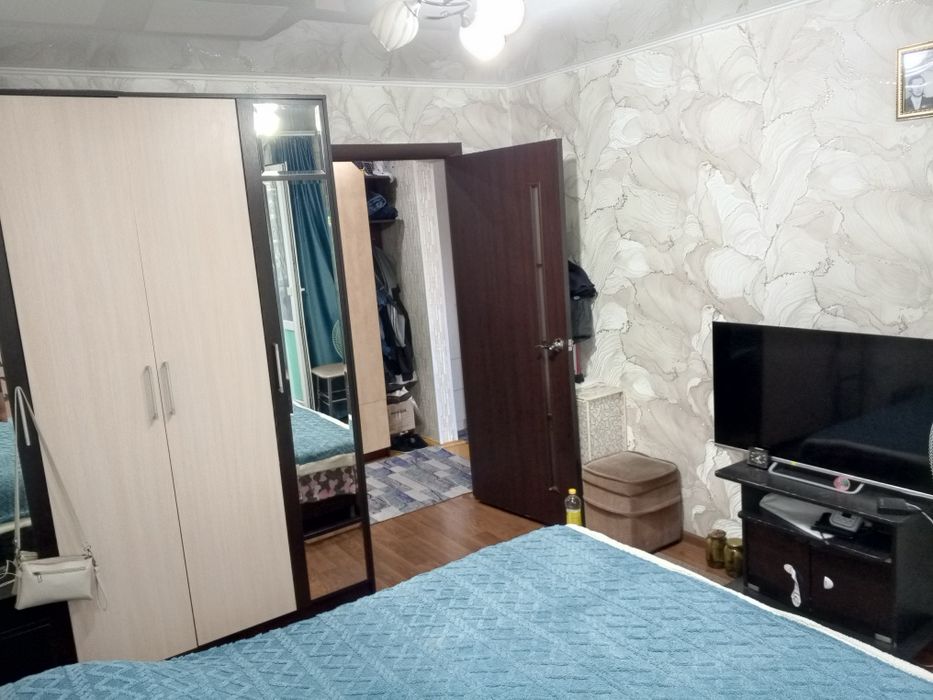 Продам 2-х ком. Кв. 19 мкр. Болатбаева.