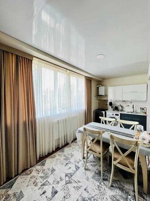 СРОЧНО только для семей сдаётся  2Х  квартира на Дружбе Народов !