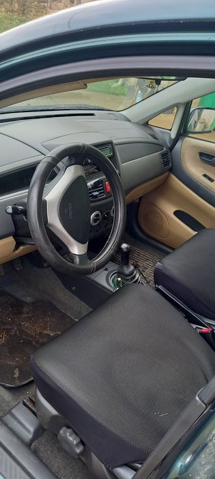 Сузуки Лияна 1.6/4×4