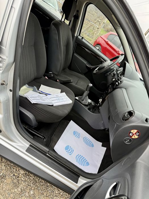Dacia Duster 1.6 Benzina Laureate
