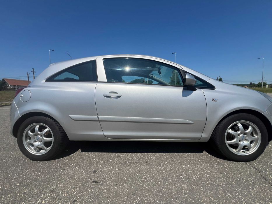 Opel Corsa D 1.2 Benzină–cutie automată Easytronic–107.000 km reali