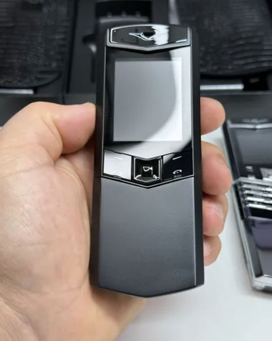 Кнопочный телефон слайдер V888 PRO