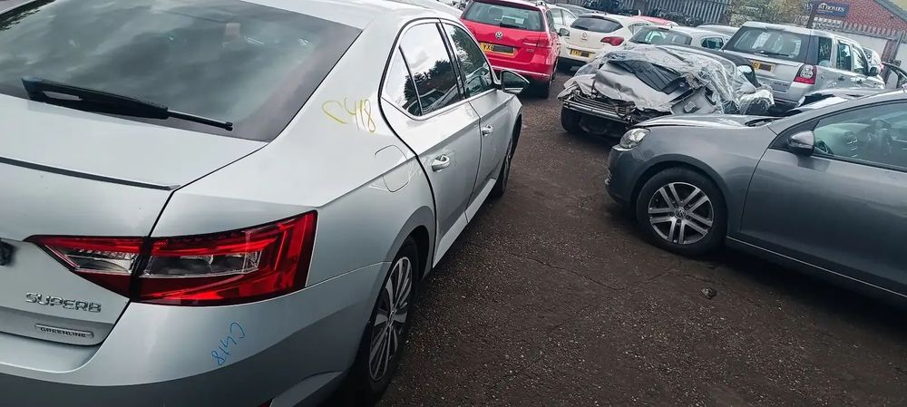 Dezmembrari / Dezmembrez Skoda Superb III (3V3) [Fabr 2015-prezent] 1.6 TDI DCZA cutie viteze manuala cod culoare LA7W