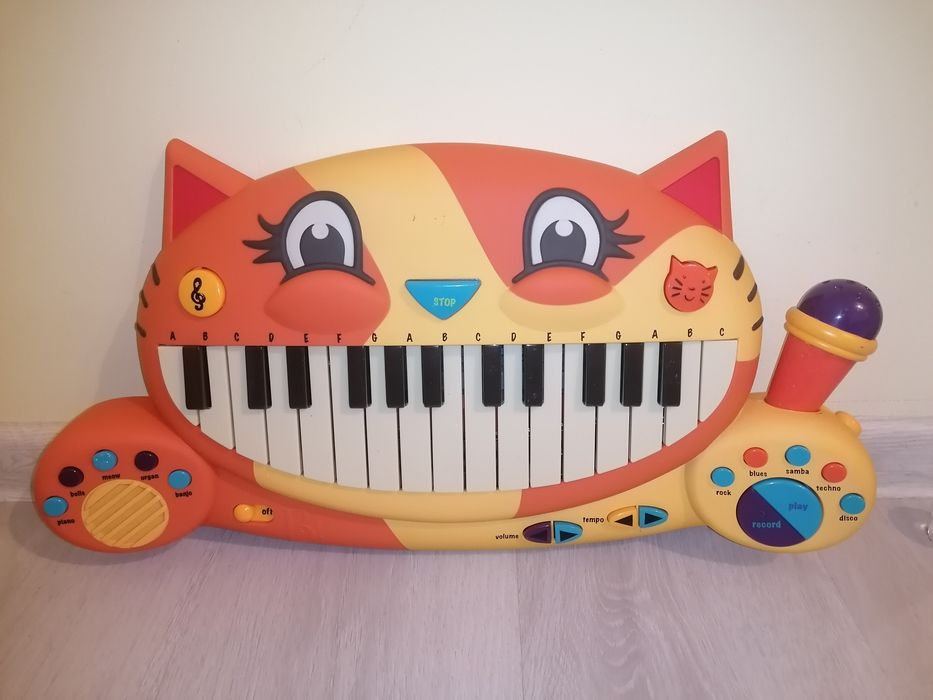 Pianina pisica B. Toys