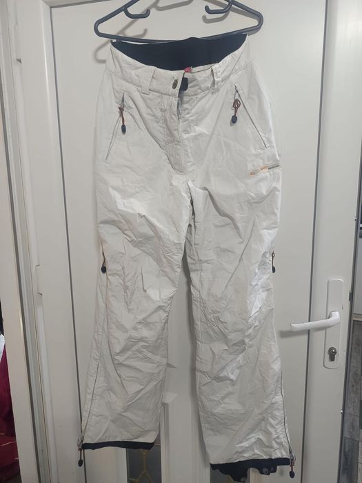 Salopeta ski ,pantaloni zăpadă