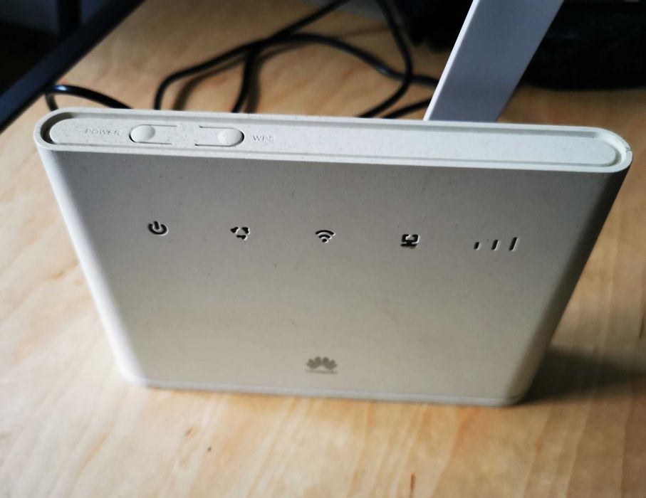 Router 4G, LTE, cu SIM - Huawei B311 - 221