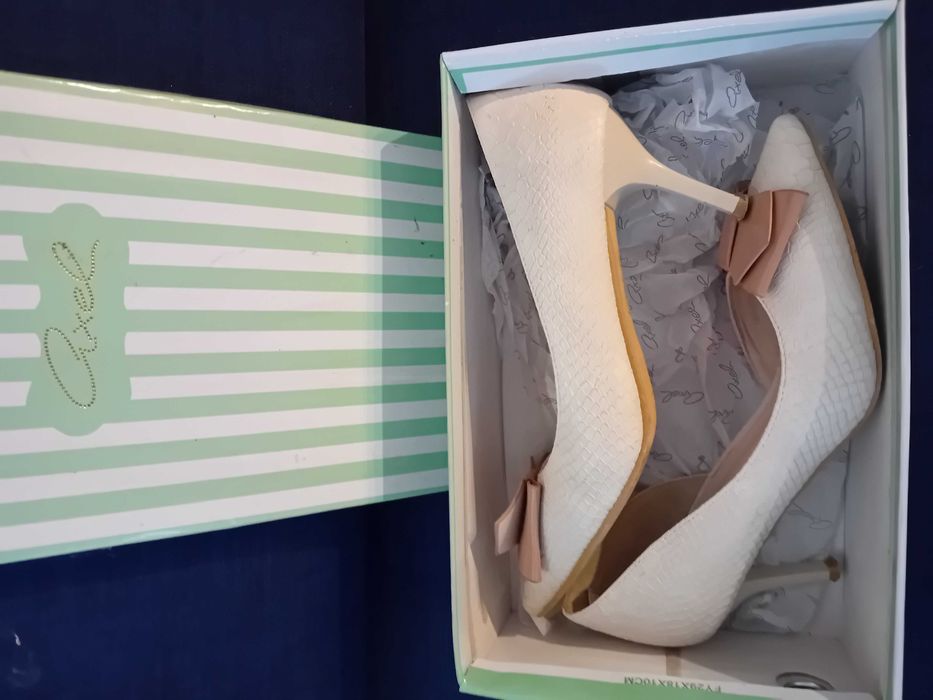 Официални обувки