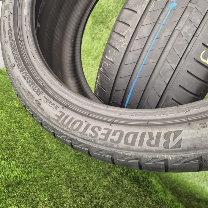 255 35 19 Bridgestone rft