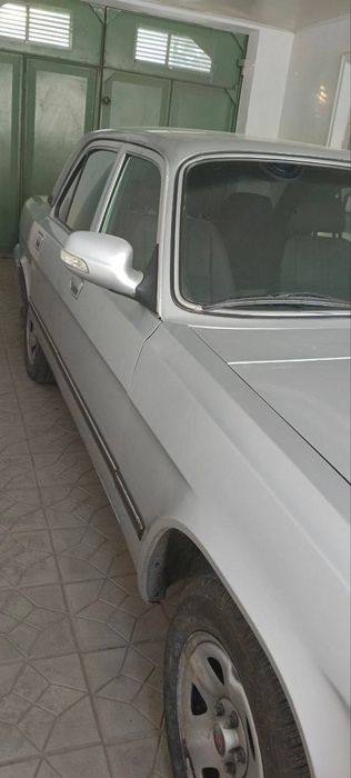 Автомашина волга 31015