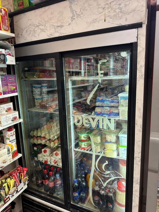 Хладилна витрина