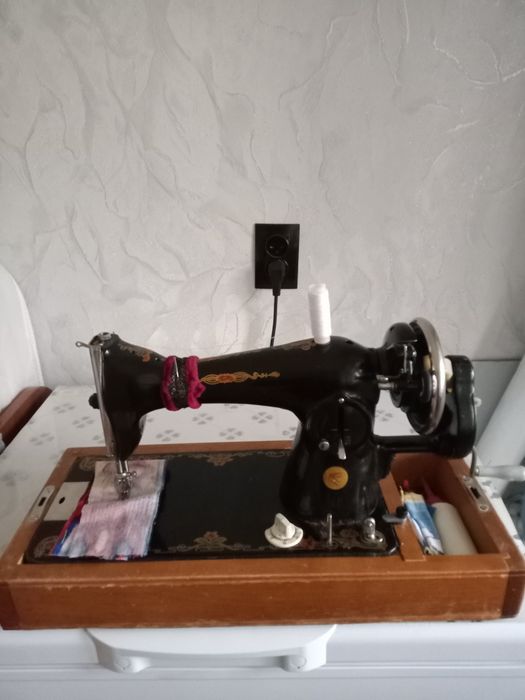 Продам швейная машина