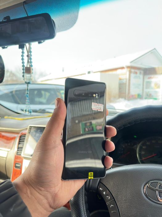 Продам самсунг с10+