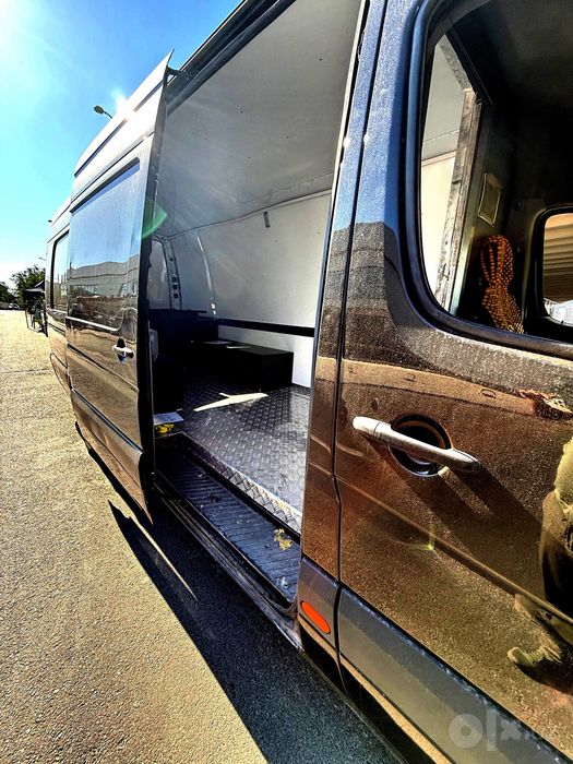 Mercedes-Benz Sprinter 2007 yil, choko rang, yaxshi holatda sotiladi