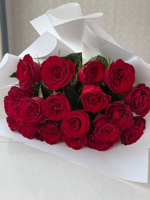Букет красных свежих роз
