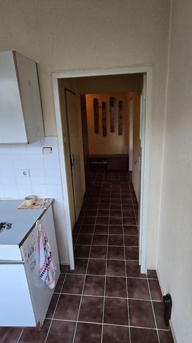 Двустаен апартамент в район Слатина! За ремонт! До детска градина!